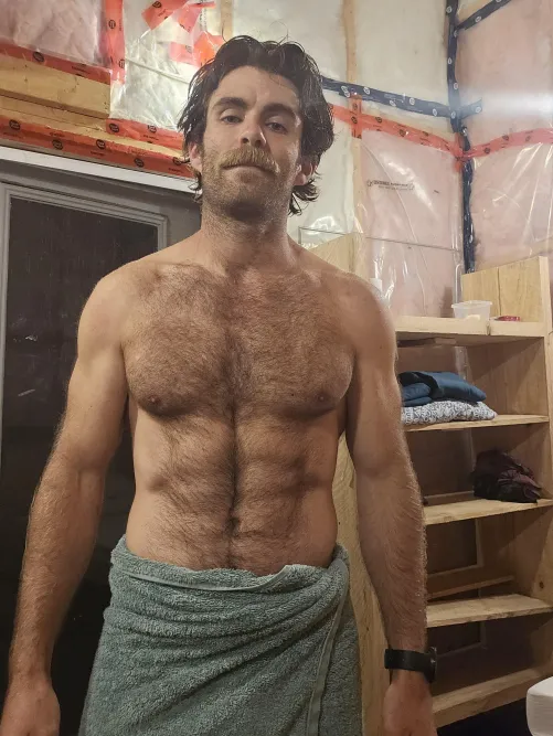 Is the body hair hiding the abs too much ?