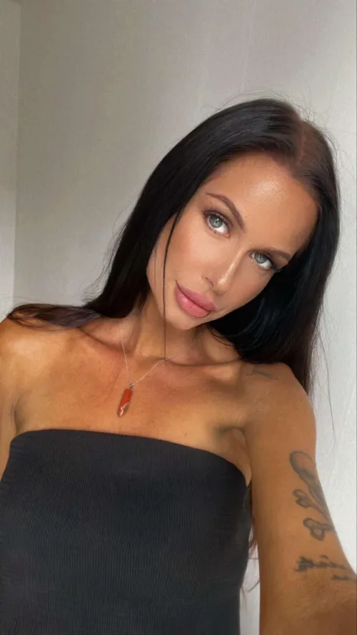 Live on stripchat now!  [Carolinekronkvist]