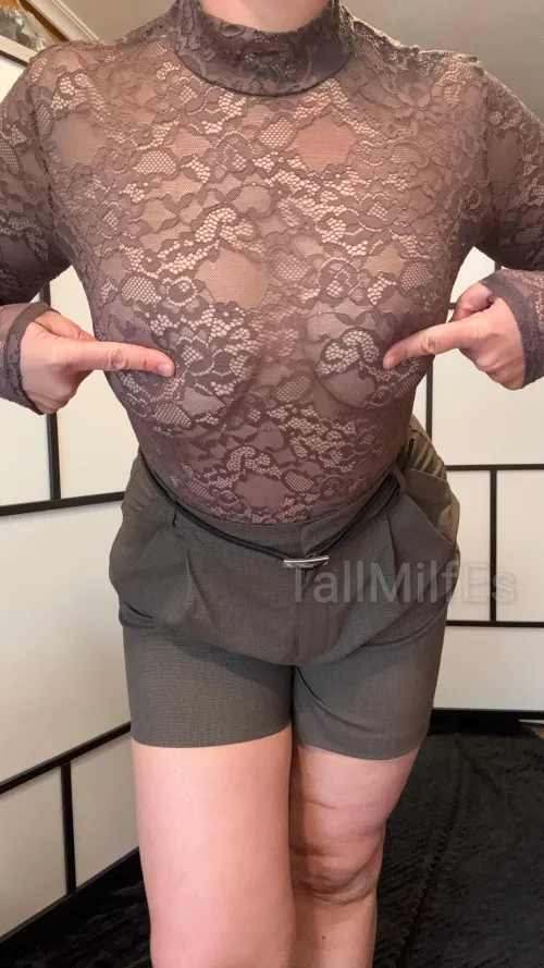 Milf mode activated for this monday