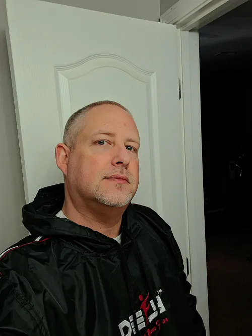 My only off day. Any ladies free?