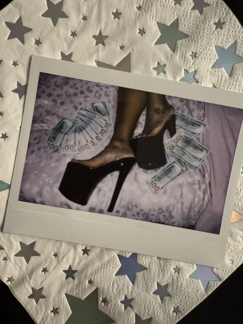 Playing with Polaroids. Capturing things in the moment