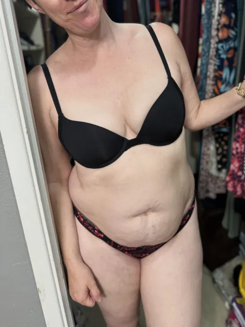 Sometimes a mombod in a simple bra and panties can be sexy too right