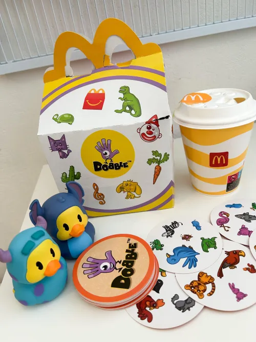 Hapmeal for dindin with bananana milkyshake😋 and got gaaaaame🥰