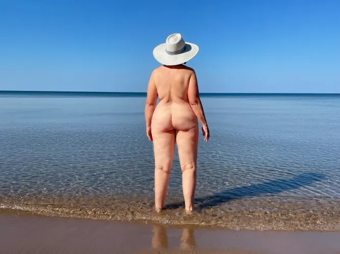 “ If life doesn’t turn out as planned, enjoy the journey, make the most of each day, keep moving forward with laughter and play”