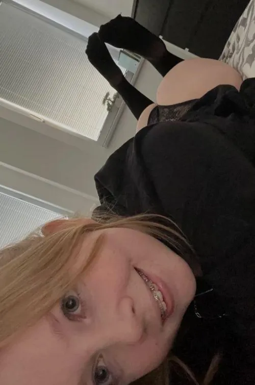 Kiss my toes? 🥰🥰🥰