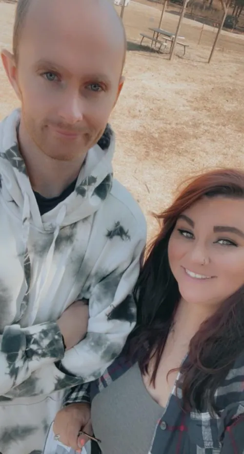 Mf4mf wife and I both 29 wife bi I'm straight from Tulsa dm open