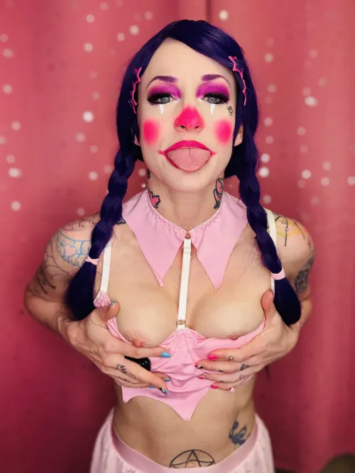 Silly clown slut at your service