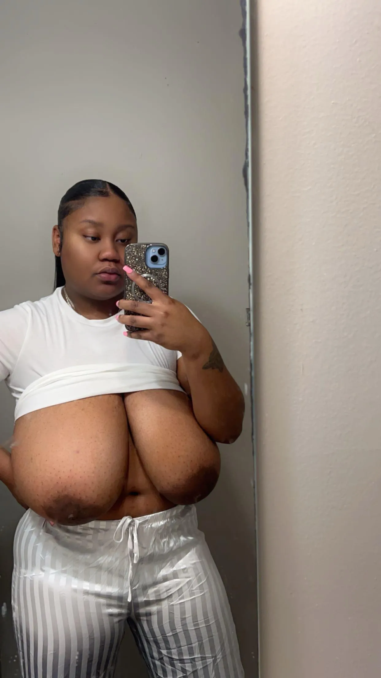 They’re past my belly button😭