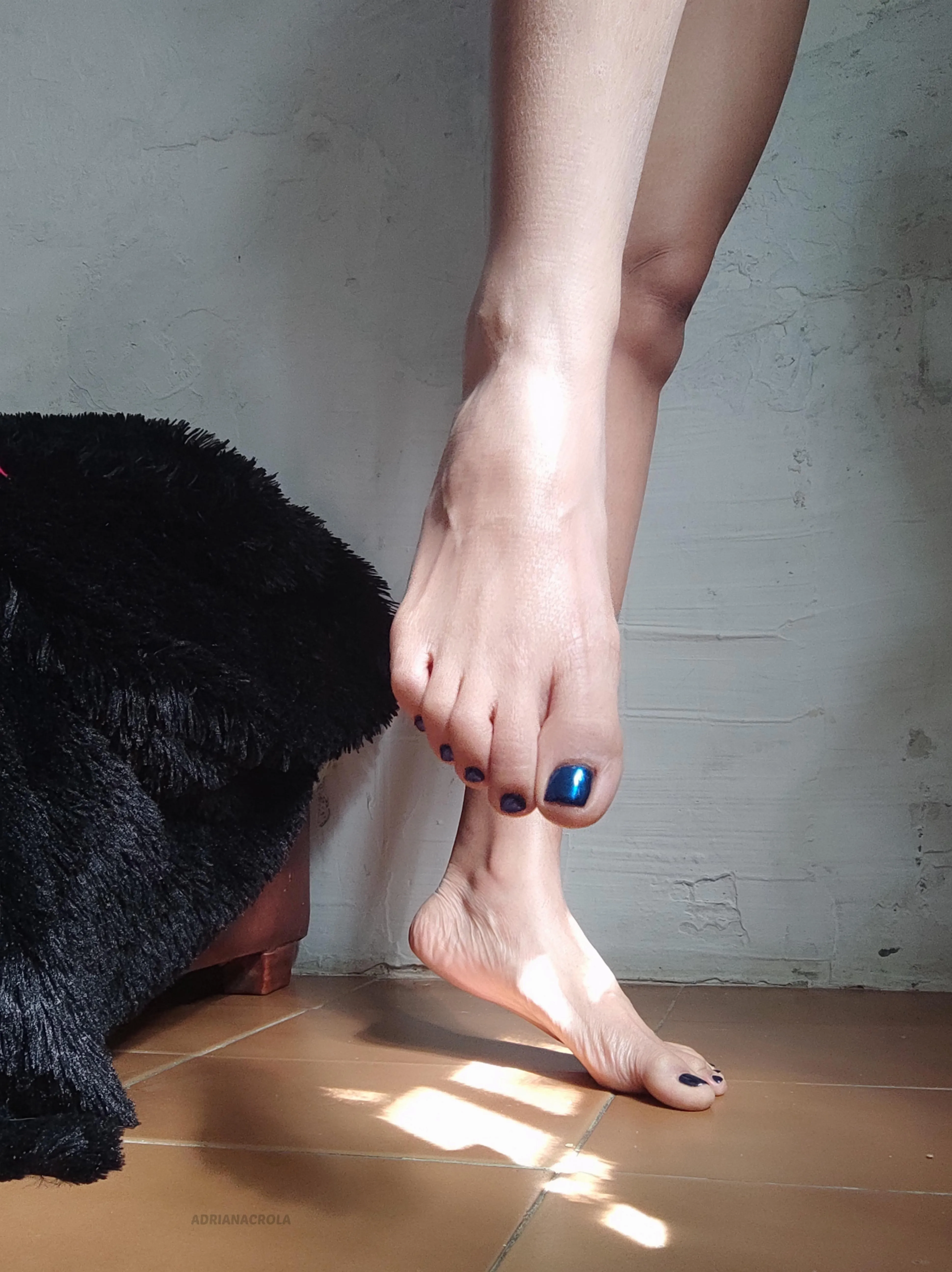 You're just addicted to my feet (oc)