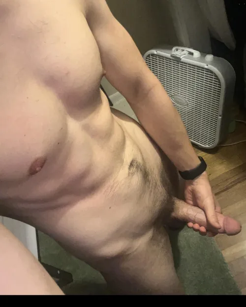 23 dom top looking for fit sub w big toys. Stretch and Gape for me. Live+ add me
