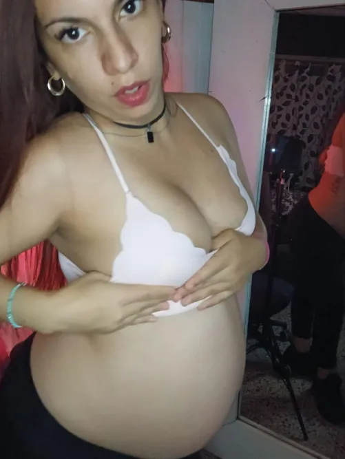 Do my pregnant curves make your dick twitch