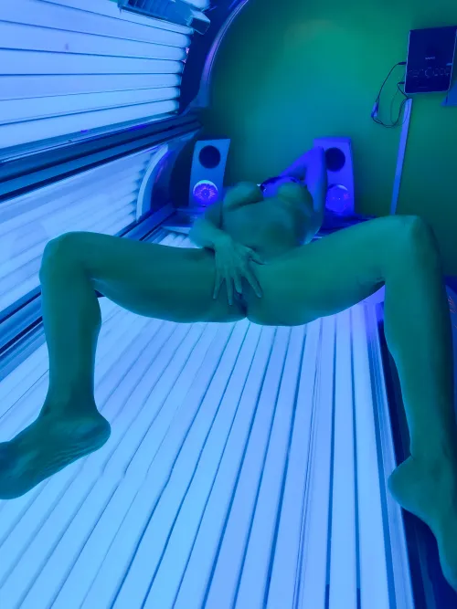 If you ever wondered what we do when tanning.