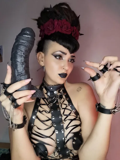 It's your pathetic Pin Dick ready for being humiliated on chat group full of Dommes? 😈