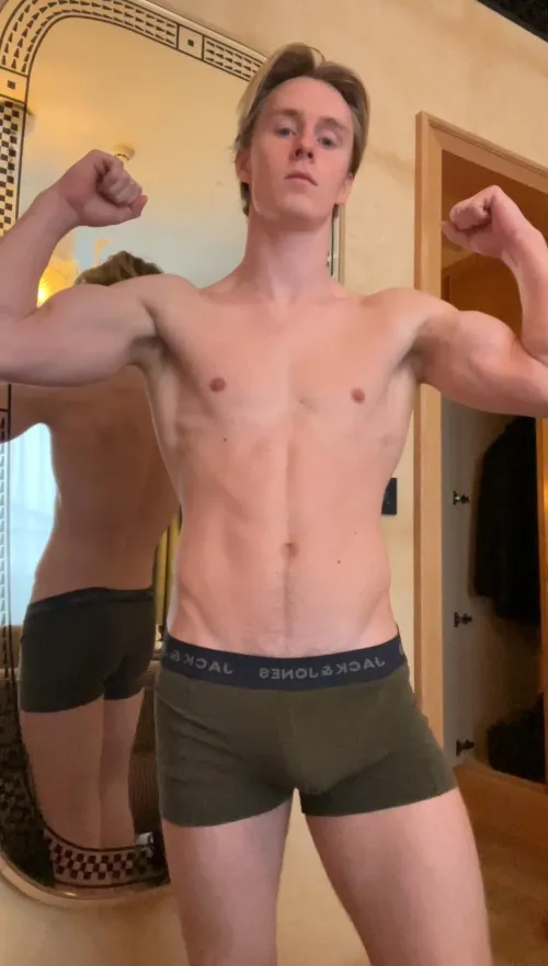 Lick my pits after gym 😉💦