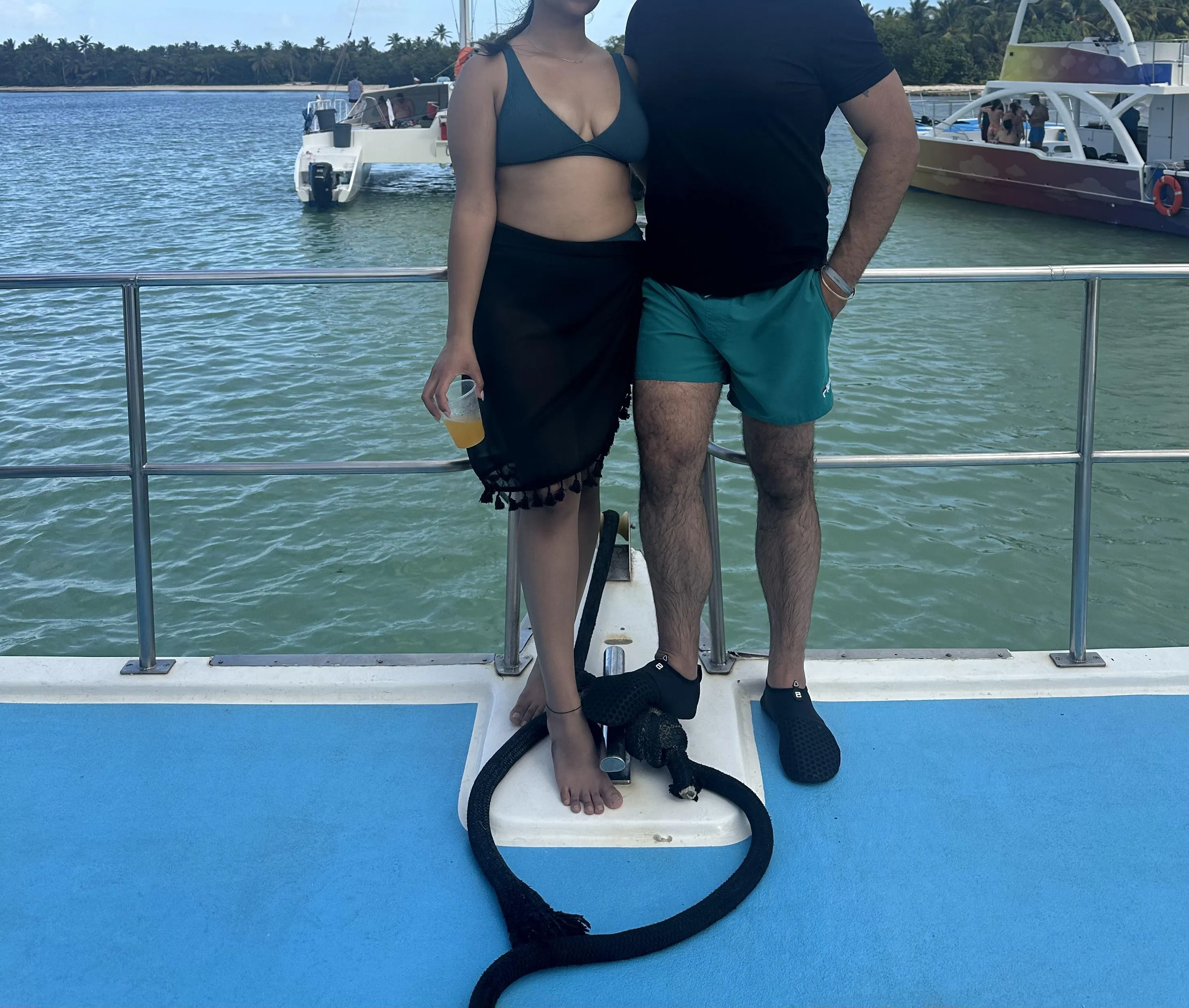 MF Looking 4F or MF Couples