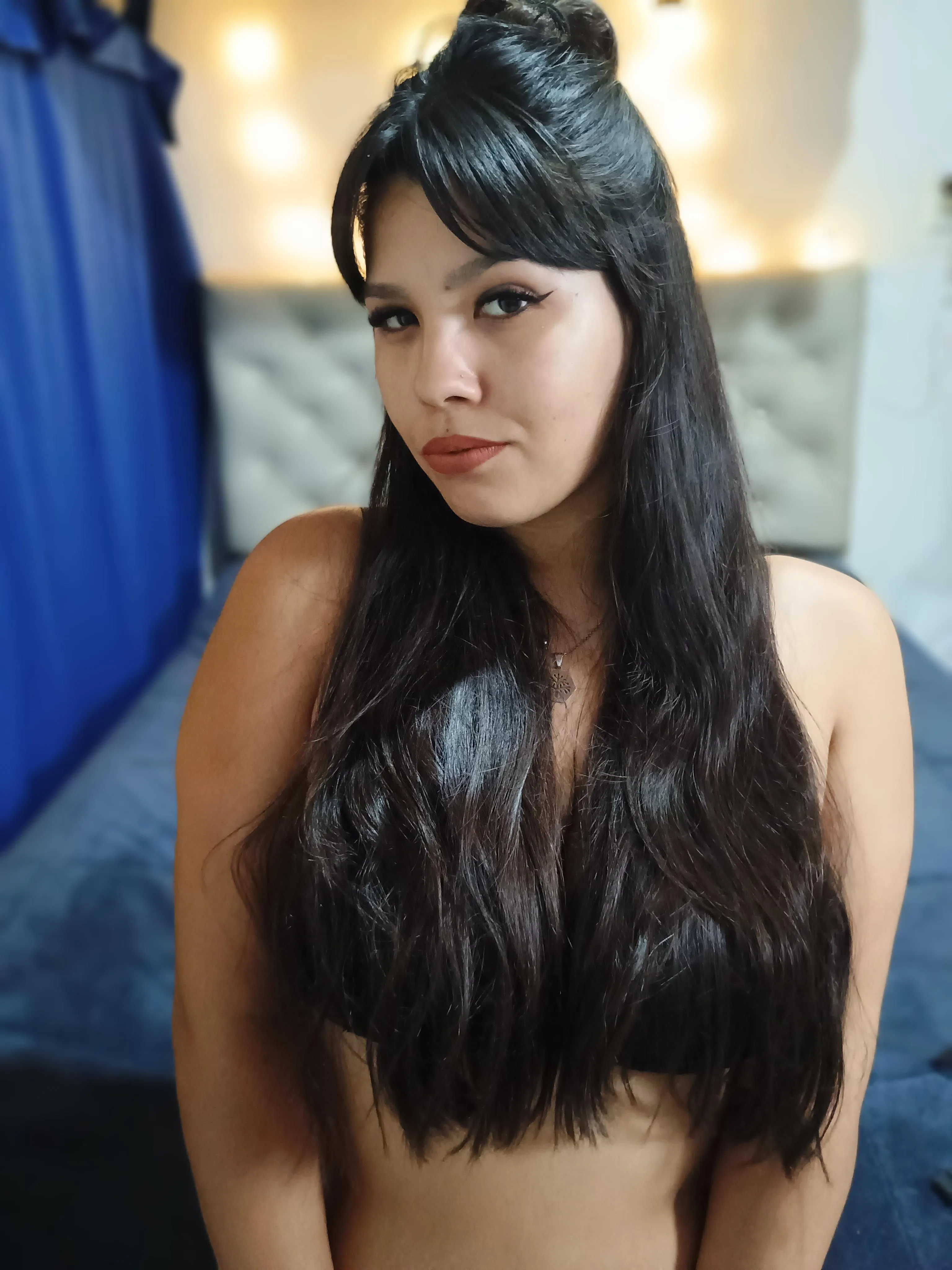 What hairstyle do you recommend for so much hair?