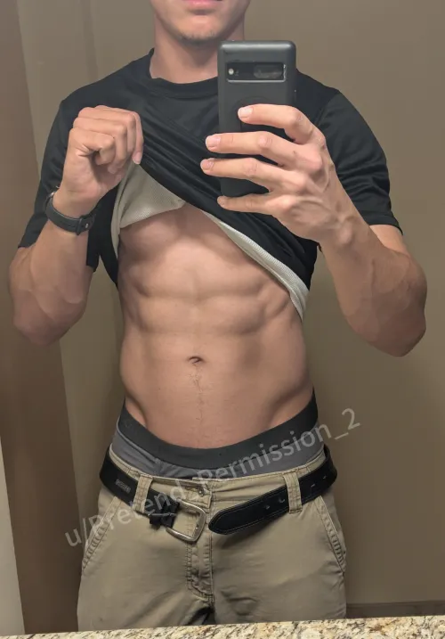 [22] Obligatory V Post. Tho am I posting too frequently? 🤔