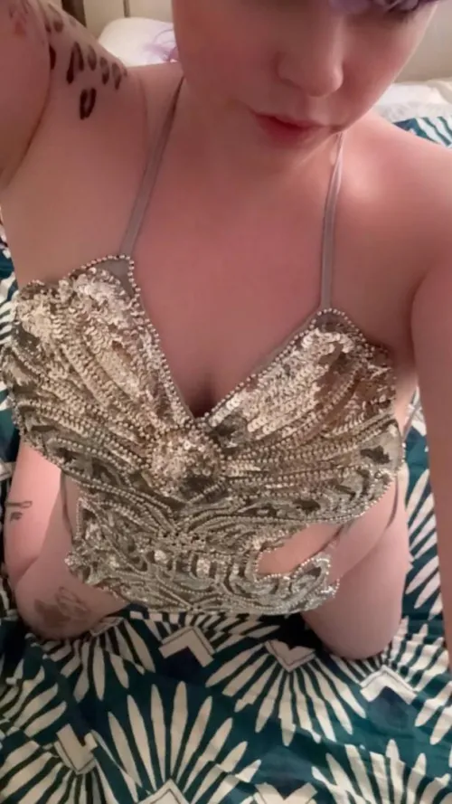 Any random dude who wants to get my nudes?