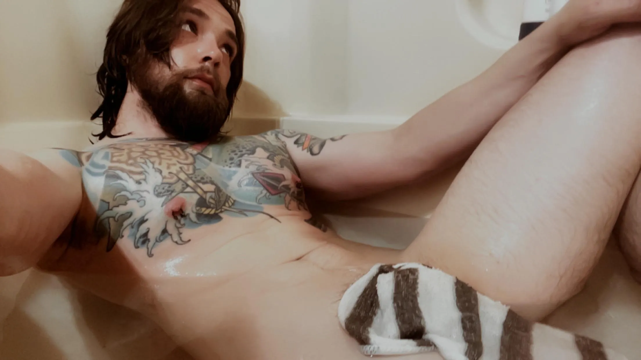 Can someone get my back?