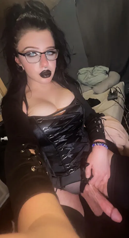 Do you like hung goth girls in glasses?