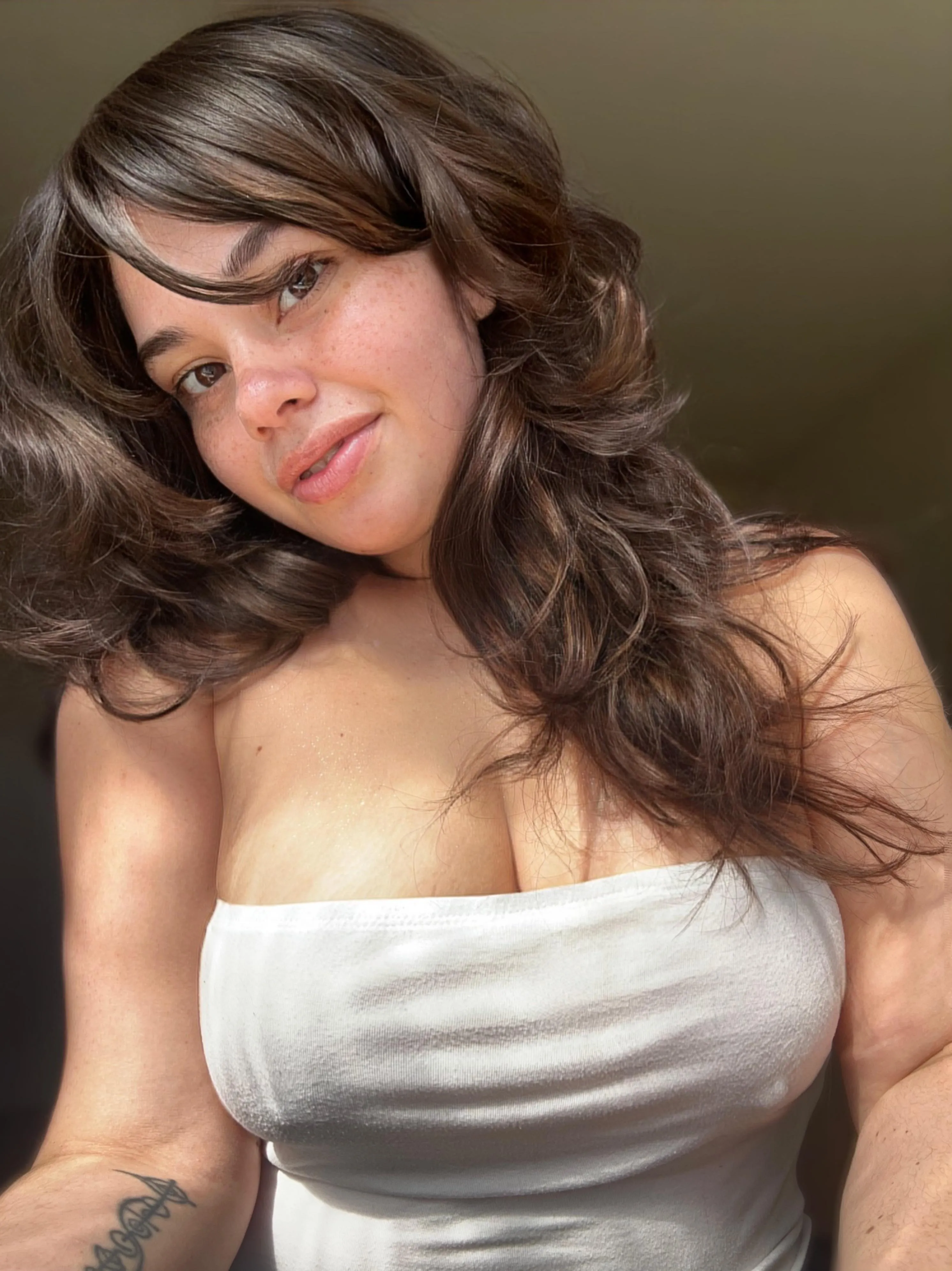 Just some no makeup no bra cleavage