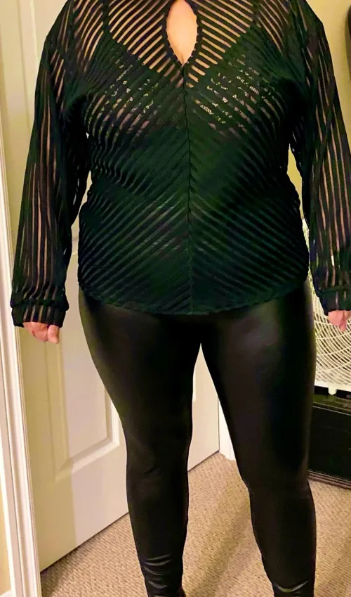 M49F47 MF4M Windsor/Detroit/Chatham or MF4MF no swap same room. Looking for single fit males who can hold a conversation with both m and f