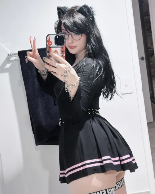 purring for you master