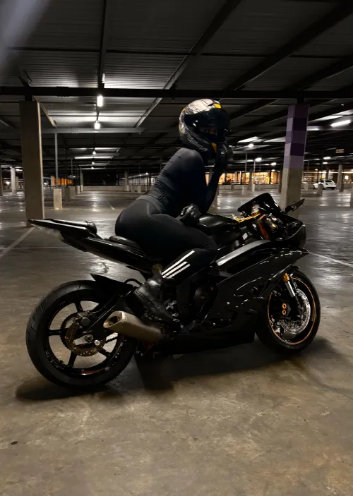 Tell me what the qualifications are for being a good motorcycle slut?