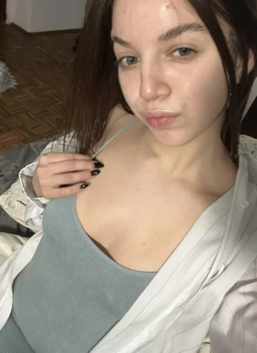 20 [F4M] Salem, Let me show you just how much of a wild nympho I can be, baby. Are you okay with that?