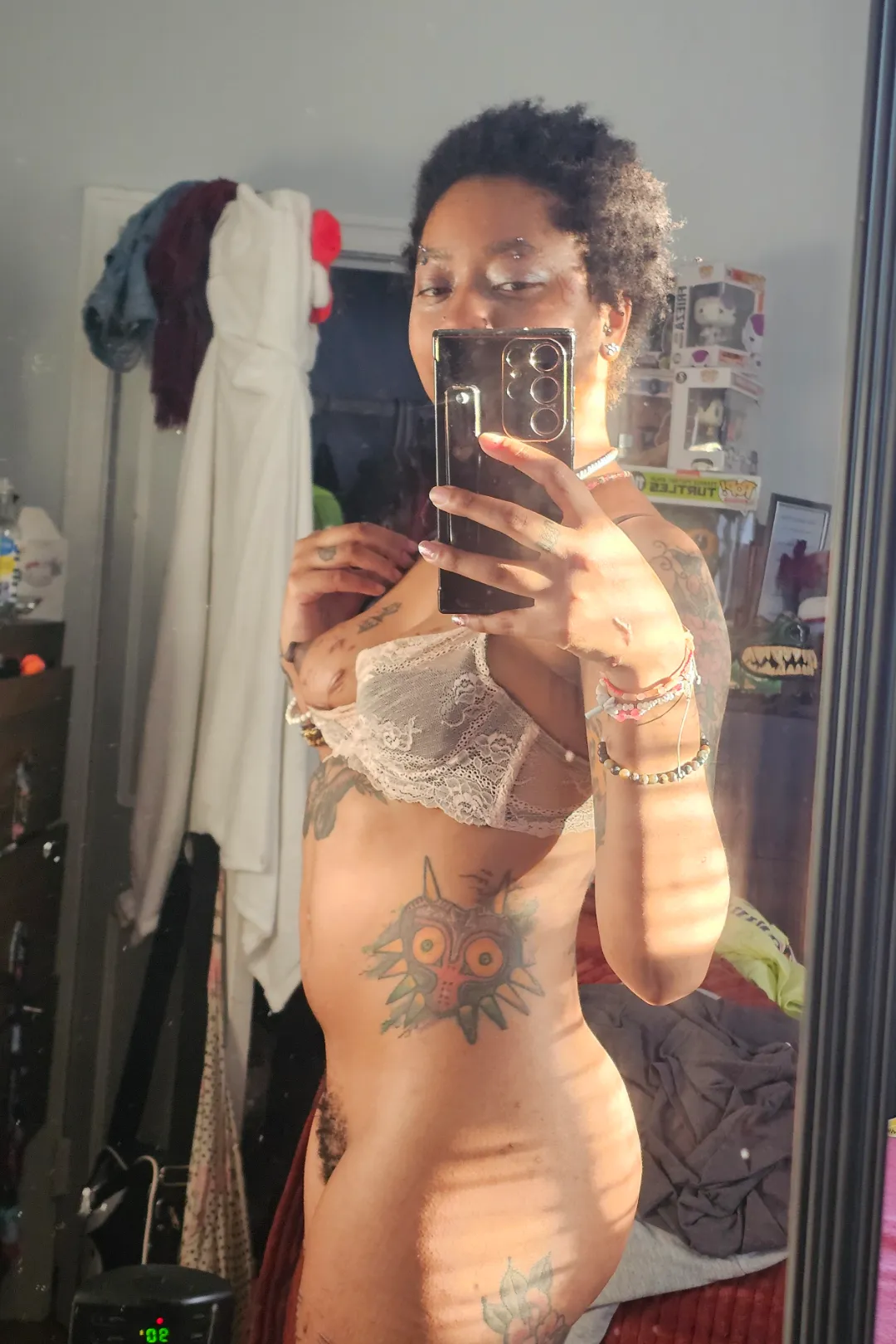 27 F T1D, MH Issues, BPD, Autism. Just wokeup from a nap so turned on im so wet