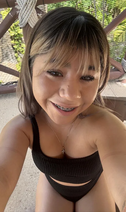 are older men into pocket sized with braces? F28