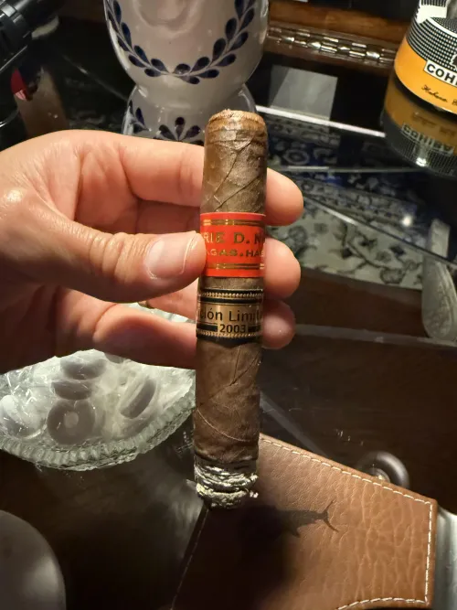 Friend of mine thinks he smoked an aged Cuban last night. Gifted to him by a lounge owner. Give it to him, boys lol