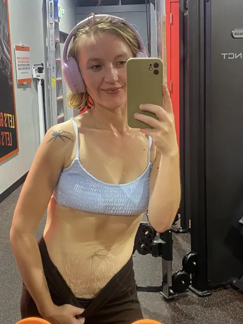 Getting my sweat on and toning this saggy tummy