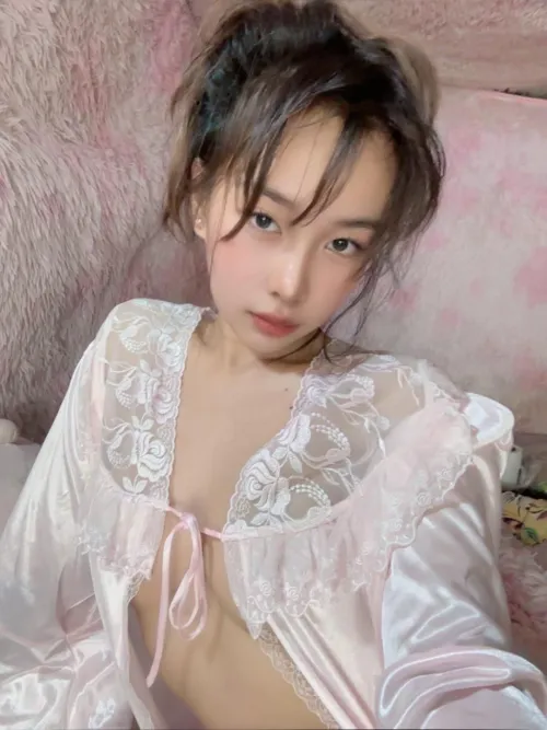 give me a heart and ill dm u something ;3