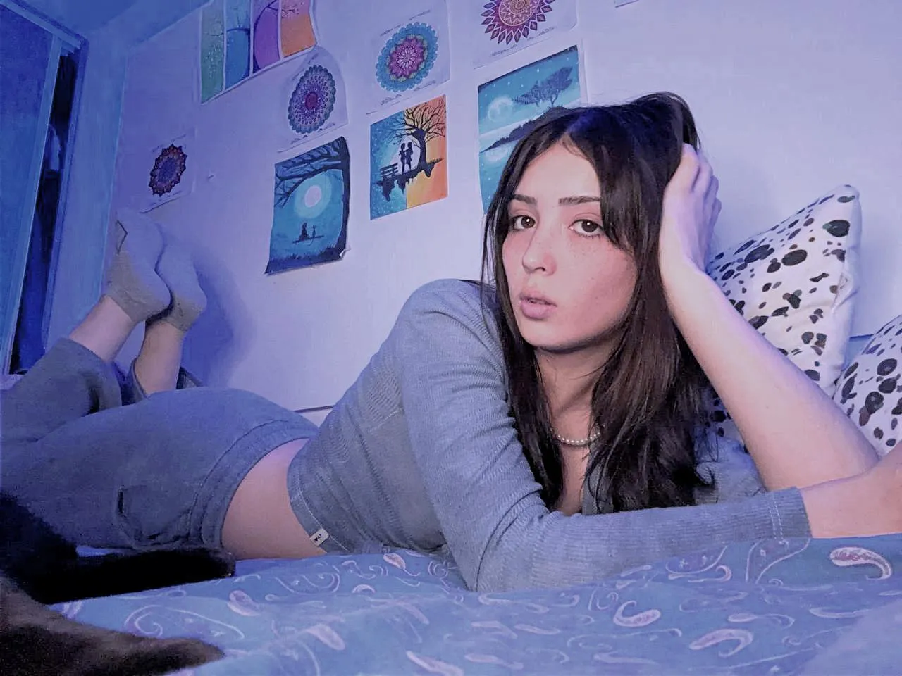 Are older men really into licking smelly or sweaty feet? I mean, I sweat a lot that’s the reason my feet smell when I remove my socks. [oc]