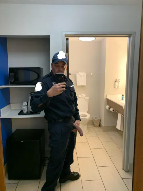 BWC Bull Fireman looking for a hotwife today