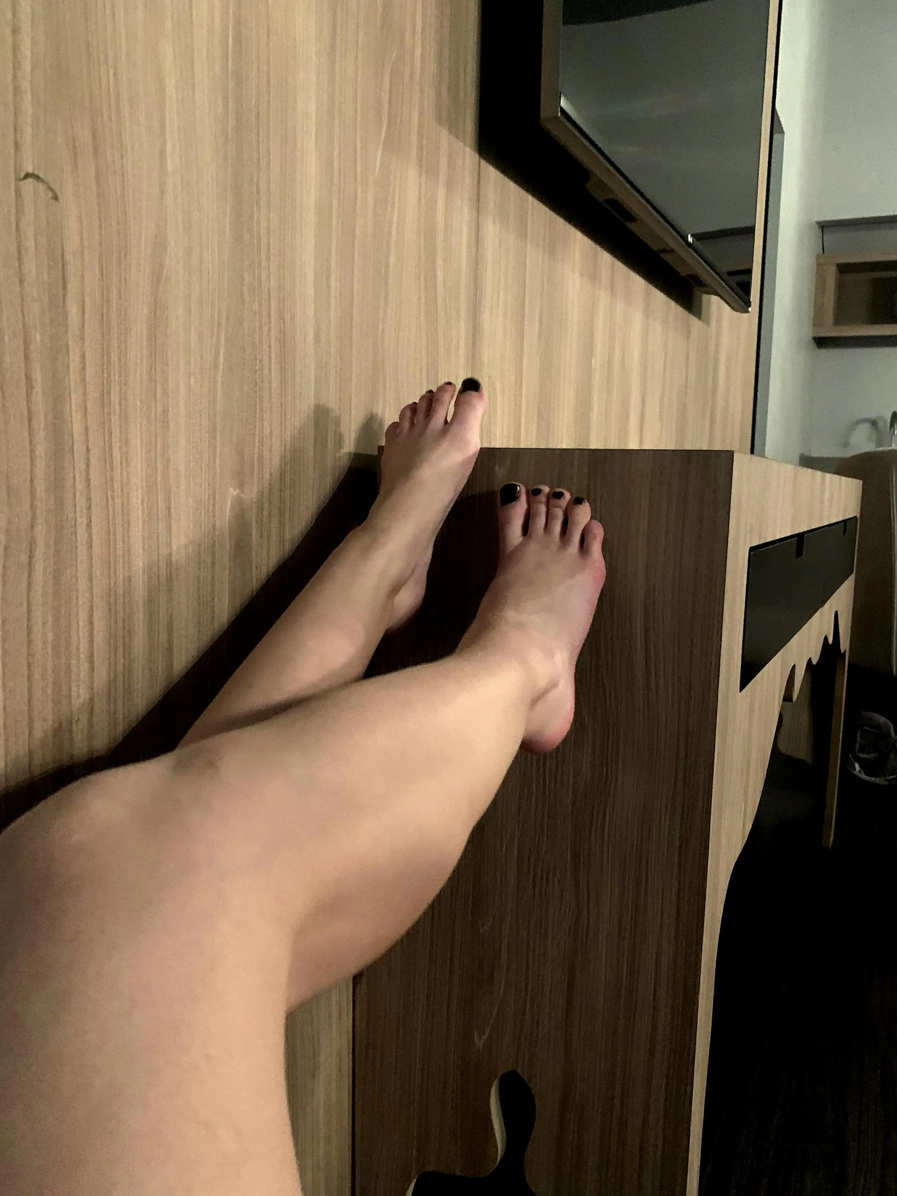 Come worship these long toes [OC]  Snp & Tele  margolakeo