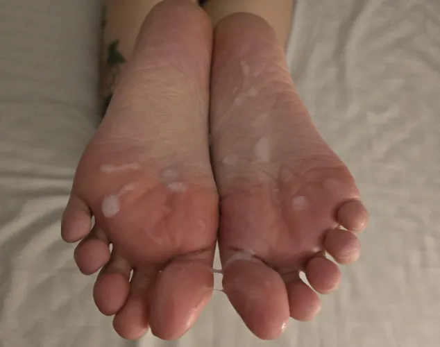 Cum over my pretty girls soles