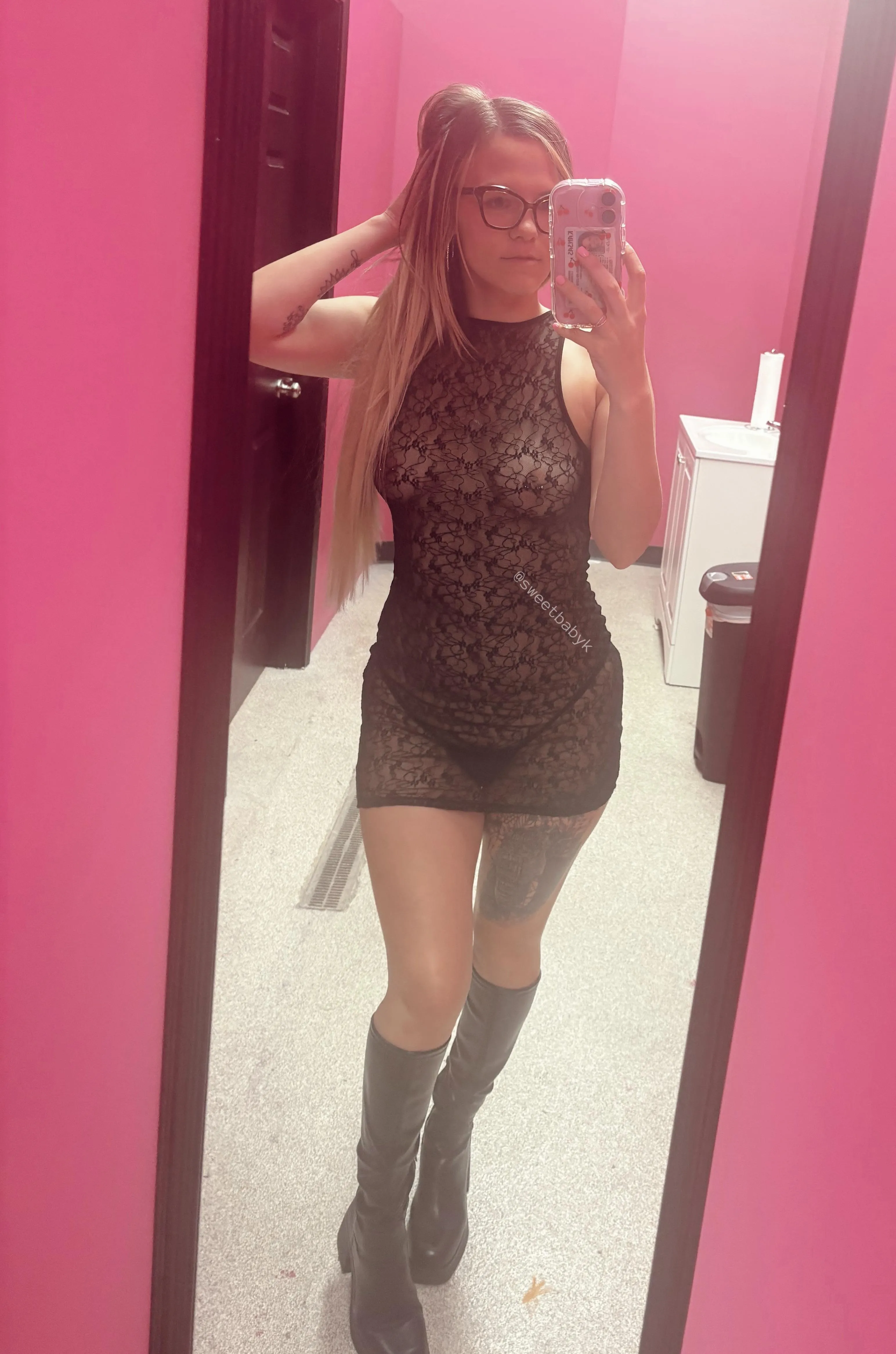 I got recognized from Reddit by so many people at the party I went to last night