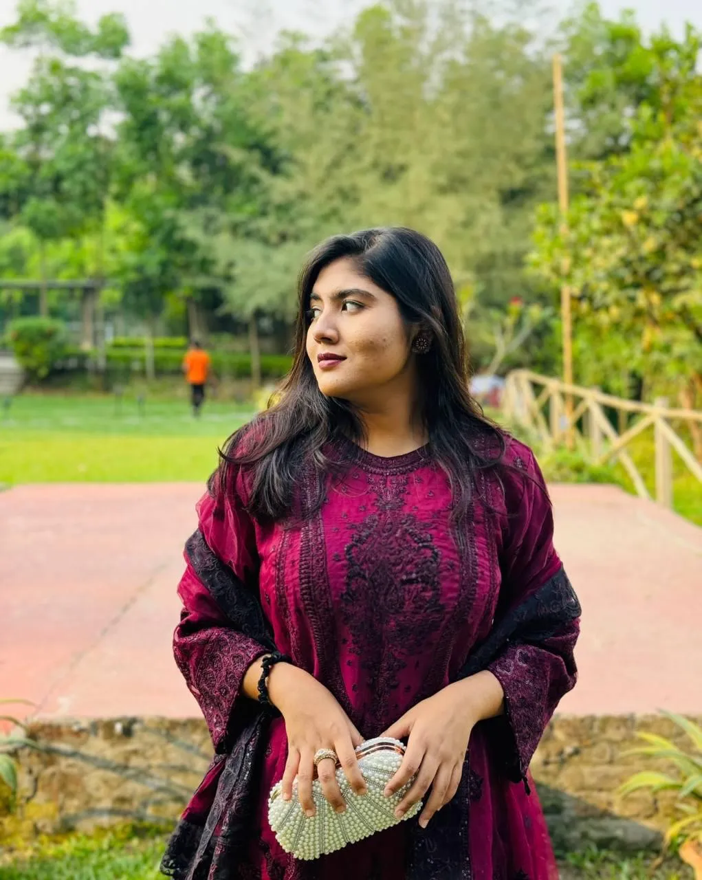 If any one knows her please dm