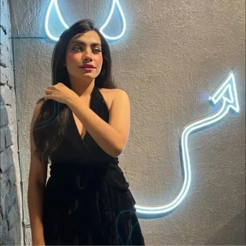 If anyone knows her, please dm me