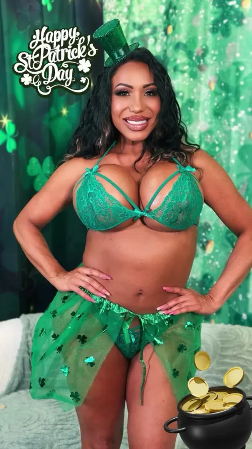 Man oh man she's aging like fine wine.