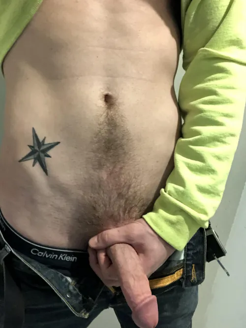 Meet me in the closet for a quickie.