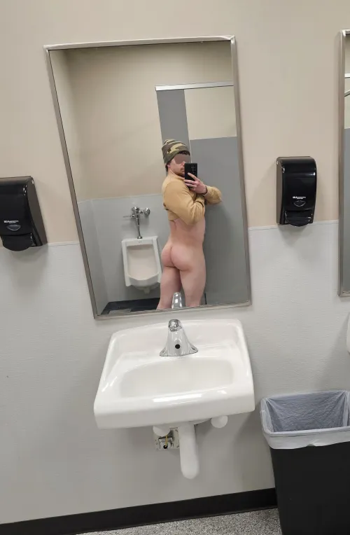 My college bathrooms have the best ass pic lighting