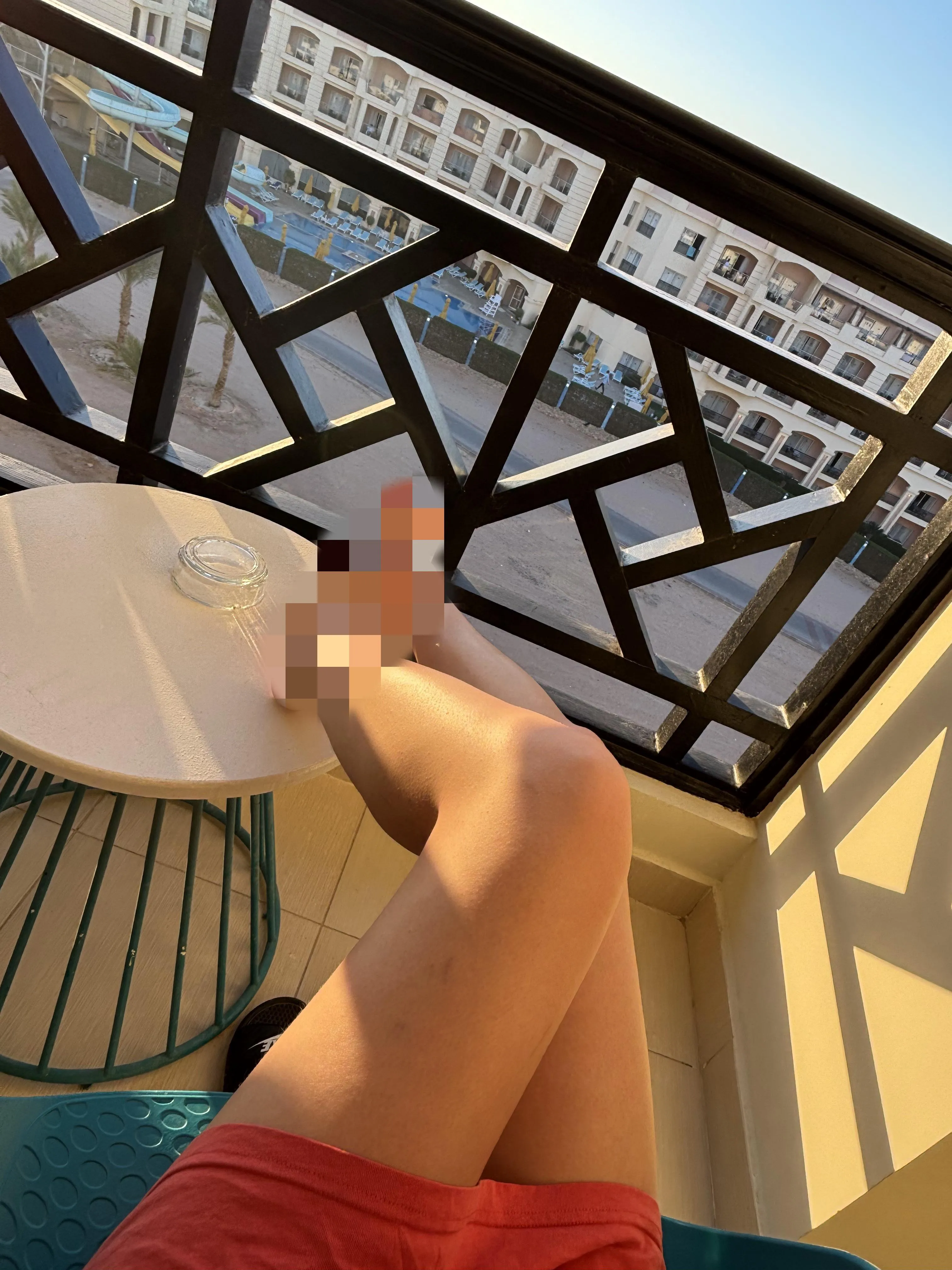 No feet for you beta