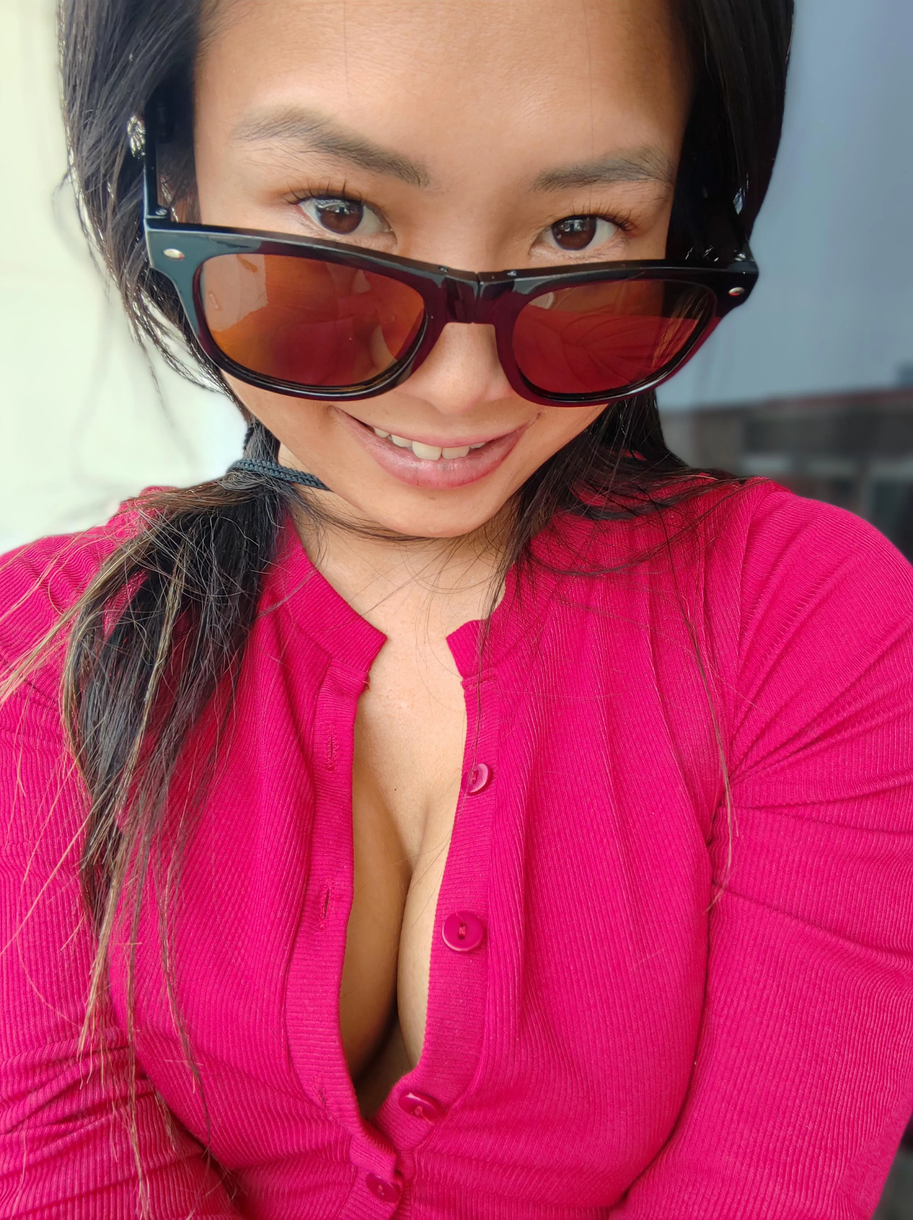 No makeup, just a smile and sunny