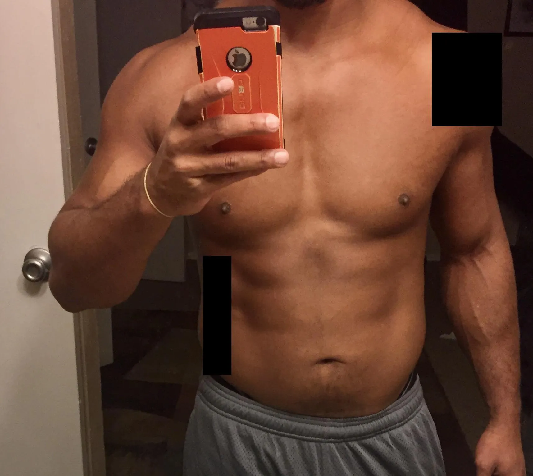 Straight fit attractive Latino looking for sexy F or FM.