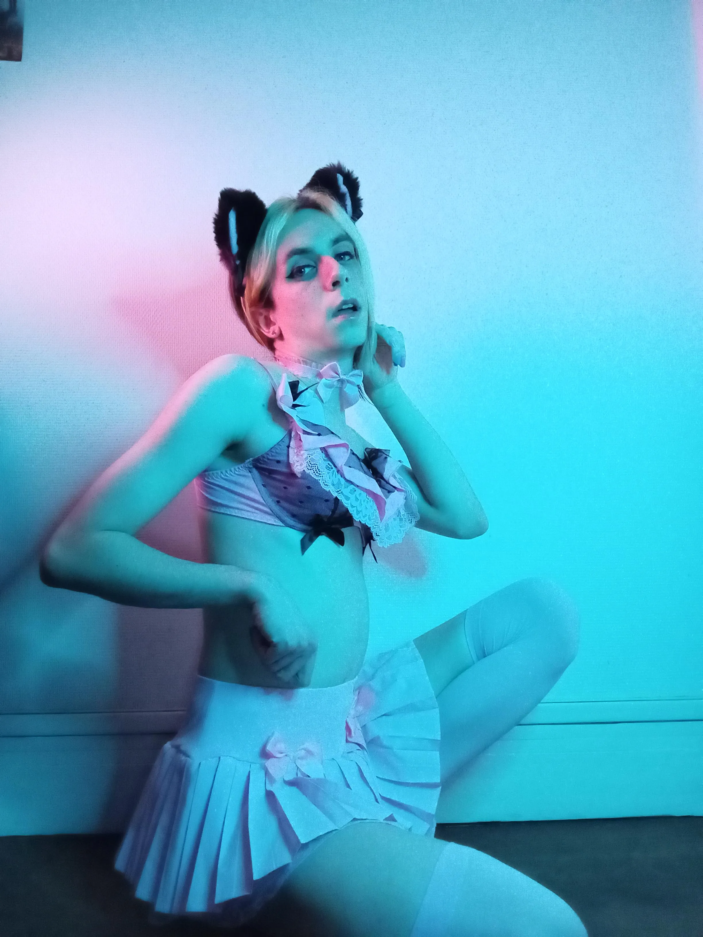 Trying different lightings, but staying slutty all the same :3