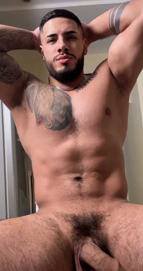 Wanna be fucked by a hung boy?