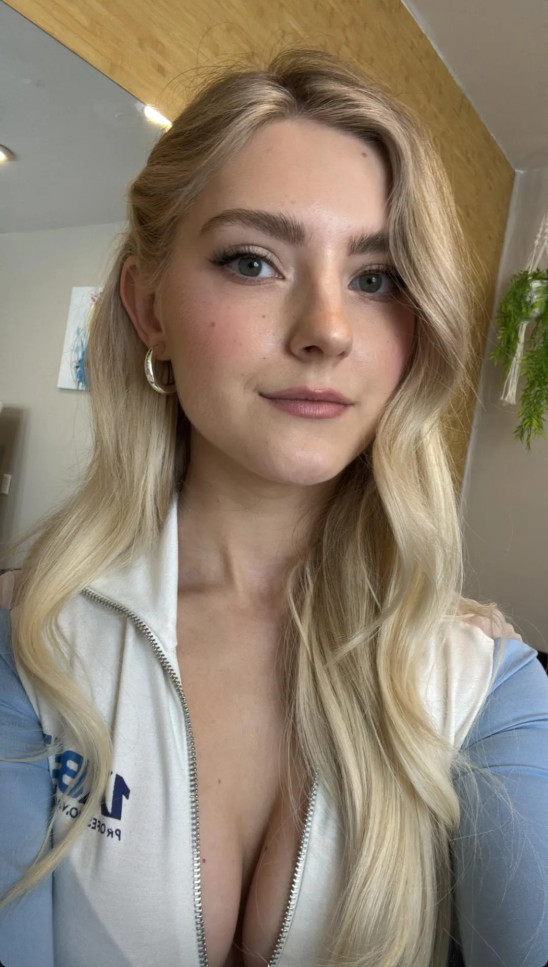 Eva Elfie cute ❤️